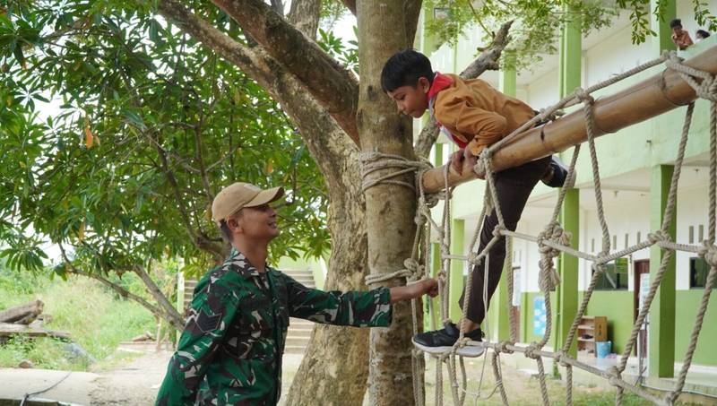 Pembelajaran Outing Class dengan Outbound, Kodim 1001/HSU-BLG dan SDI Ihya Ulumuddin Ciptakan Generasi yang Kreatif