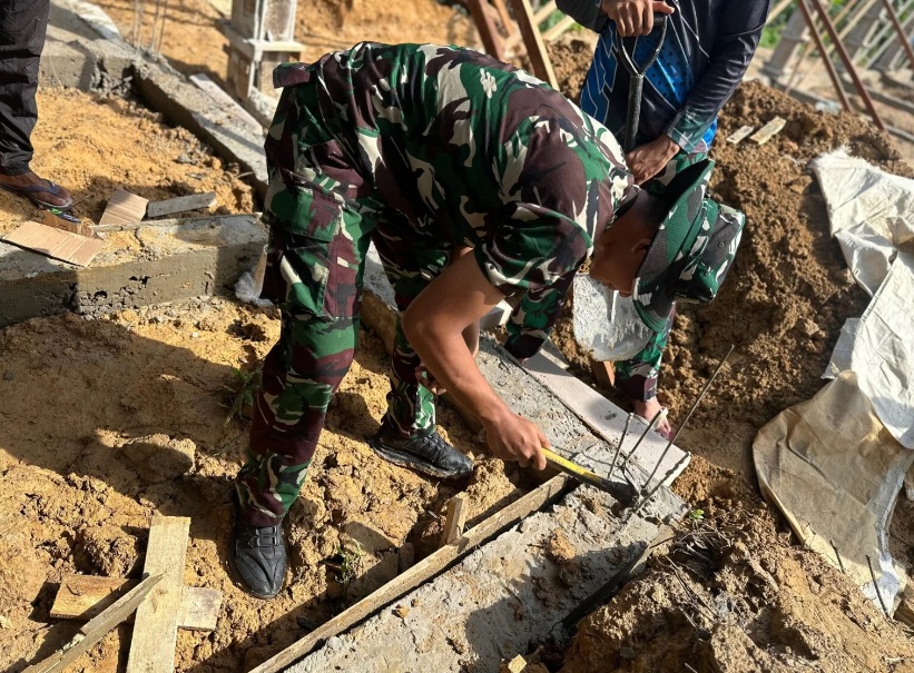 Satgas TMMD Samarinda Gerak Cepat Hari Pertama, Fokus Bangun Fasilitas MCK untuk Anak TPA