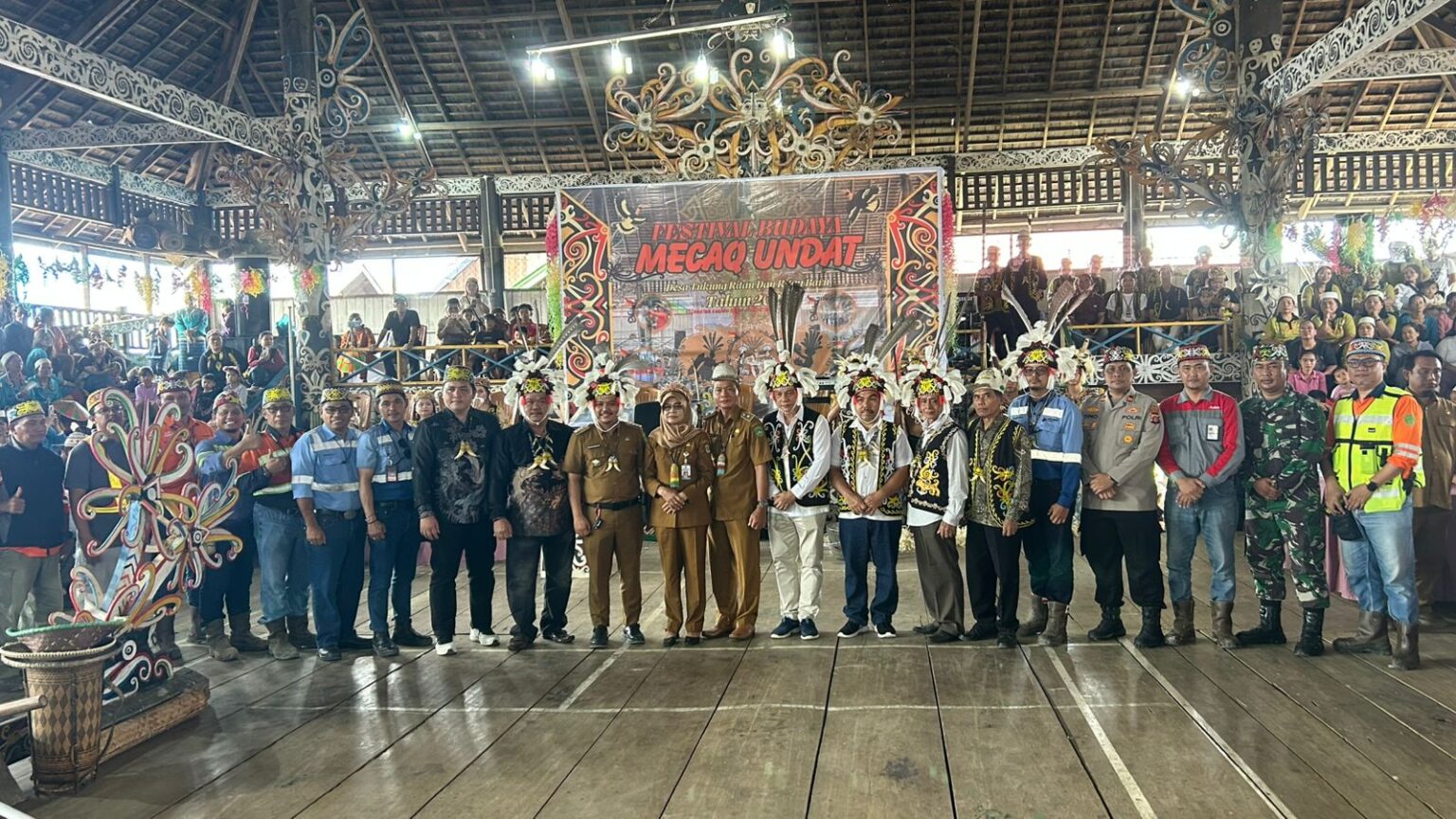 Lestarikan Budaya Lokal, Babinsa Tukung Ritan Hadiri Festival Budaya Mecaq Undat