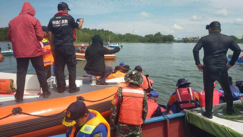 Peran Serta Babinsa Koramil Penajam Dalam Pencarian Korban Tenggelamnya KMP Muchlisa