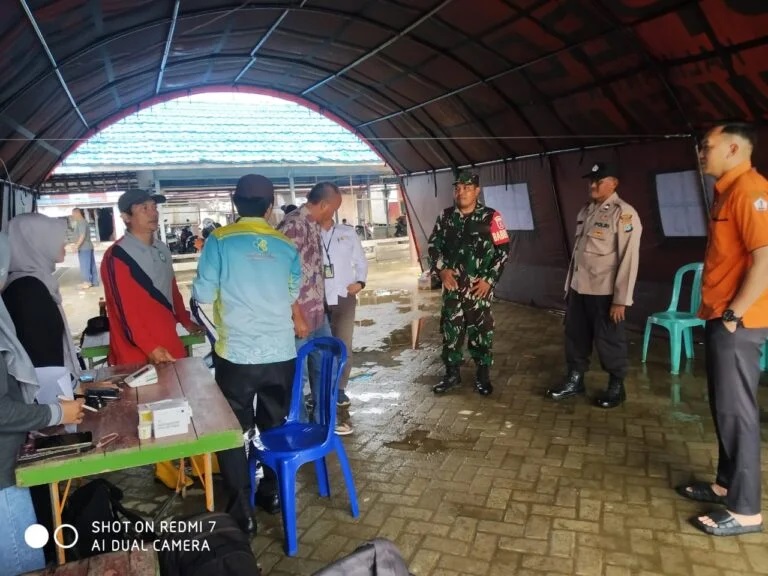 Kodim 1005/Barito Kuala di Garis Depan: Pemantauan Intensif Posko Banjir Barito Kuala