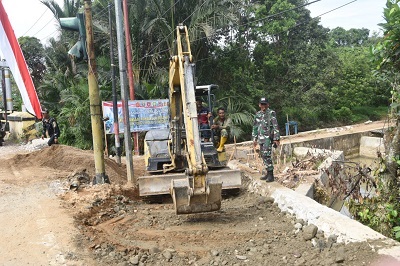 Satgas TMMD HST Optimalkan Pengerjaan Jalan dengan Alat Berat