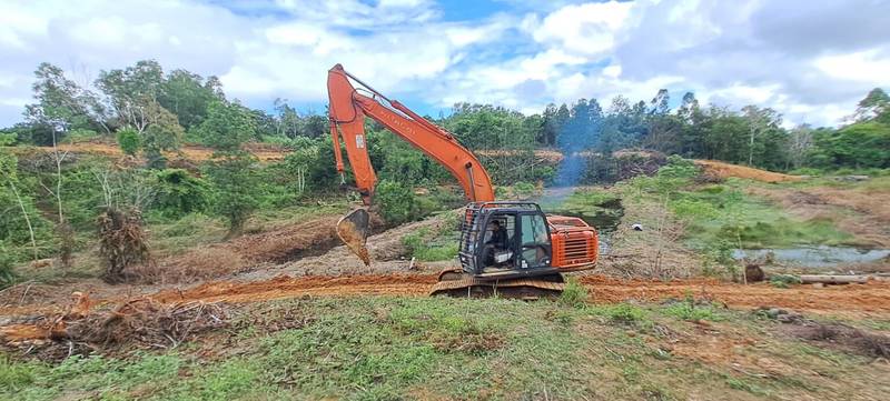 30 Hari Penuh Aksi: Excavator TMMD Garap Jalan Nunukan