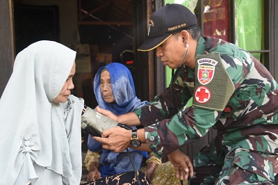 Satgas TMMD HST Aktif Layani Kesehatan Anggota dan Warga di Lokasi TMMD