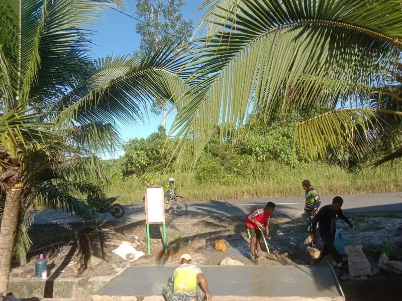 TNI dan Masyarakat Nunukan Cor Drainase di Titik Nol Proyek Jalan Utama