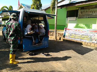 Siswa-Siswi SDN 1 Gunung Melati Sambut Antusias Kehadiran Perpustakaan Keliling TMMD Ke-124 Kodim 1009/Tla