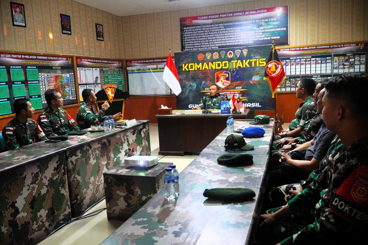 Kasdam VI/Mulawarman Kunjungi Pos Kotis Satgas Pamtas Yonarmed 11 Kostrad
