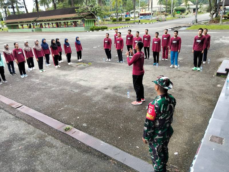 Babinsa Koramil 0908-01/Loktuan Berikan Pembinaan Mental dan Fisik Kepada Mahasiswa