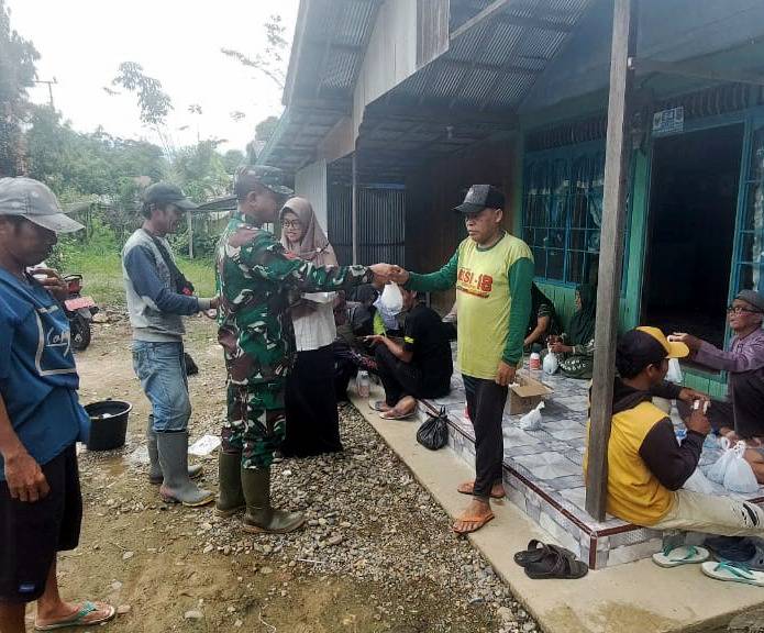 Babinsa Koramil 1003-02/Padang Batung Berikan Pendampingan Terhadap Petani Meningkatkan Ketahanan Pangan