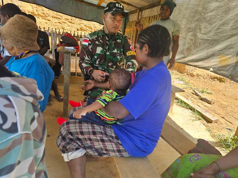 Warga Papua Berterima Kasih atas Pelayanan Kesehatan dari Satgas Yonif 614/RJP