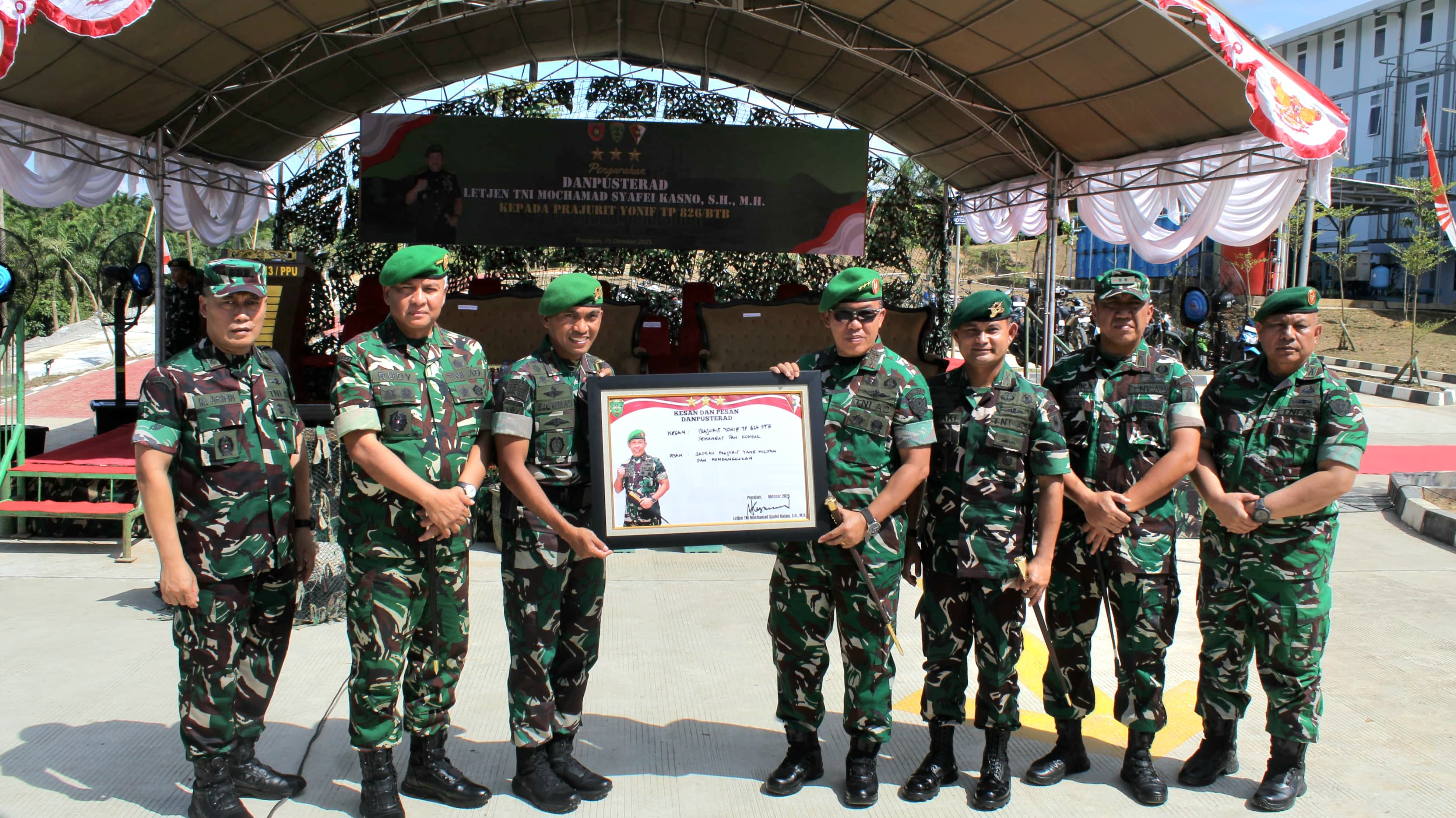 Komandan Pusat Teritorial Angkatan Darat Mengunjungi Yonif TP 826/Benuo Taka Bekerai