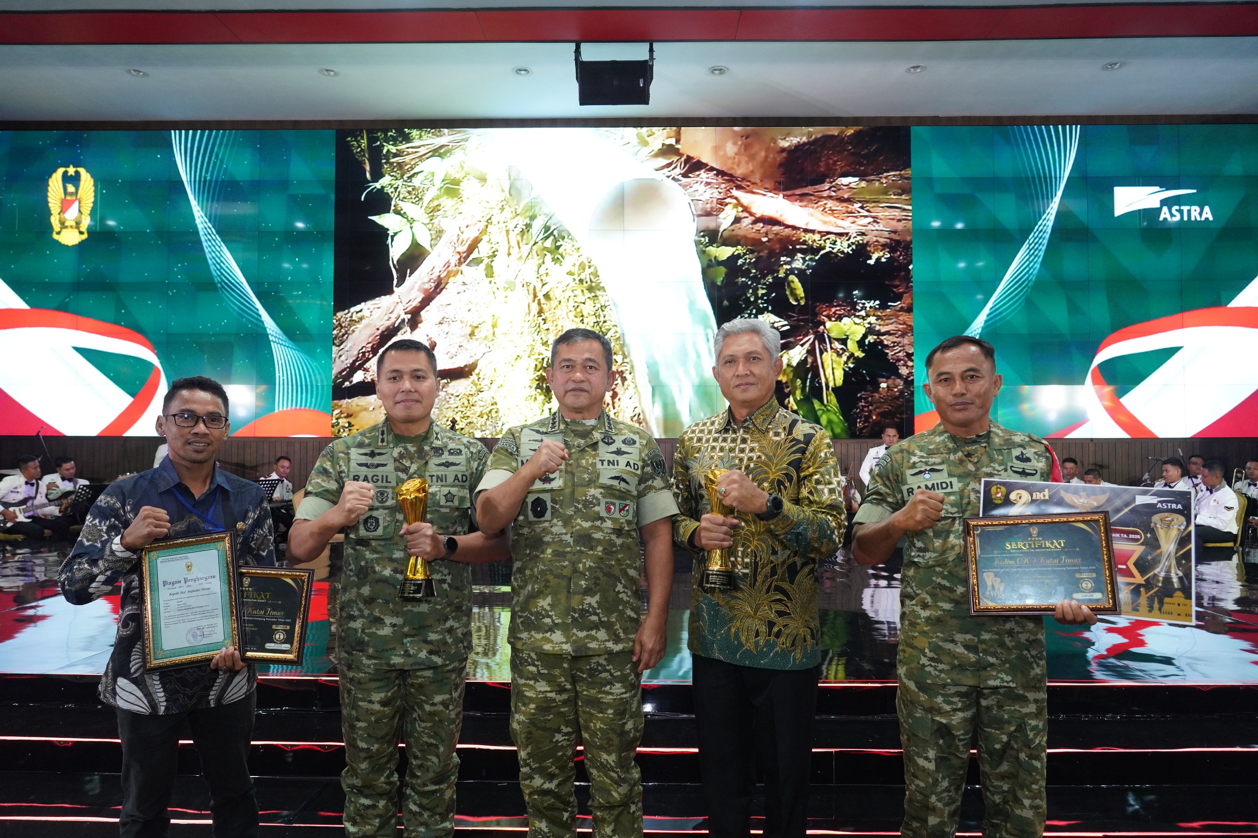 Peringatan Hari Juang Infanteri, Kodim 0909/Kutai Timur Raih Juara Umum Lomba Kampung Pancasila Tingkat TNI AD