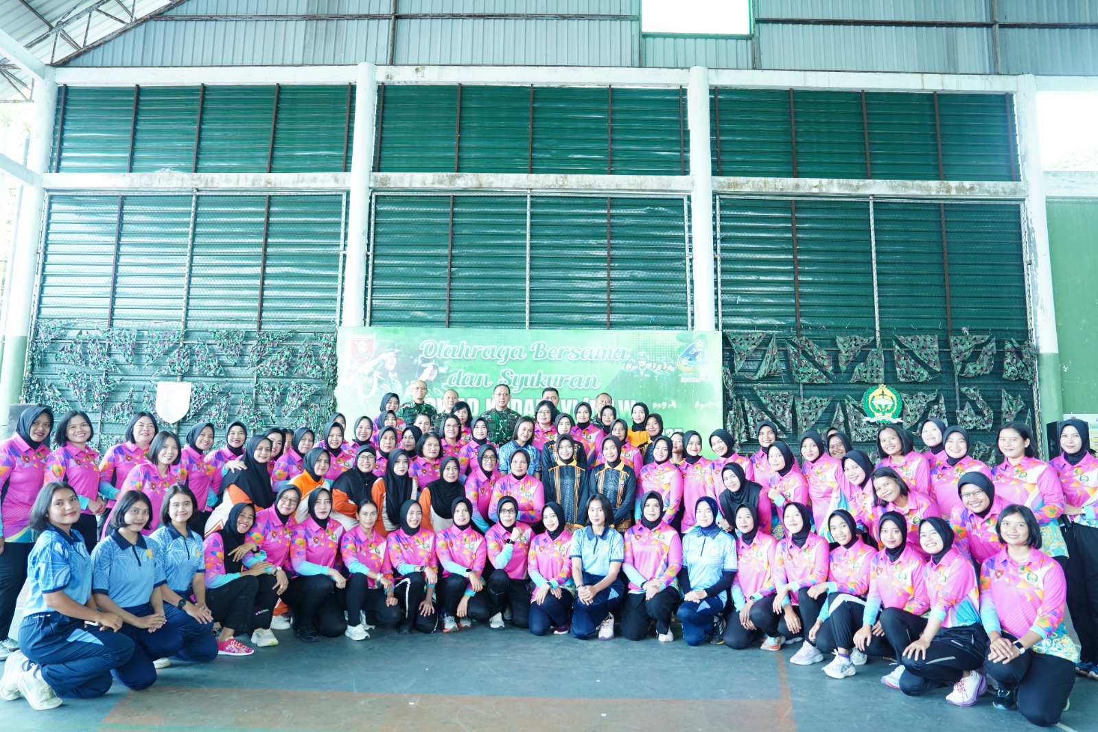 Kodam VI/Mulawarman Gelar Olahraga Bersama dan Syukuran HUT ke-64 Kowad Tahun 2025