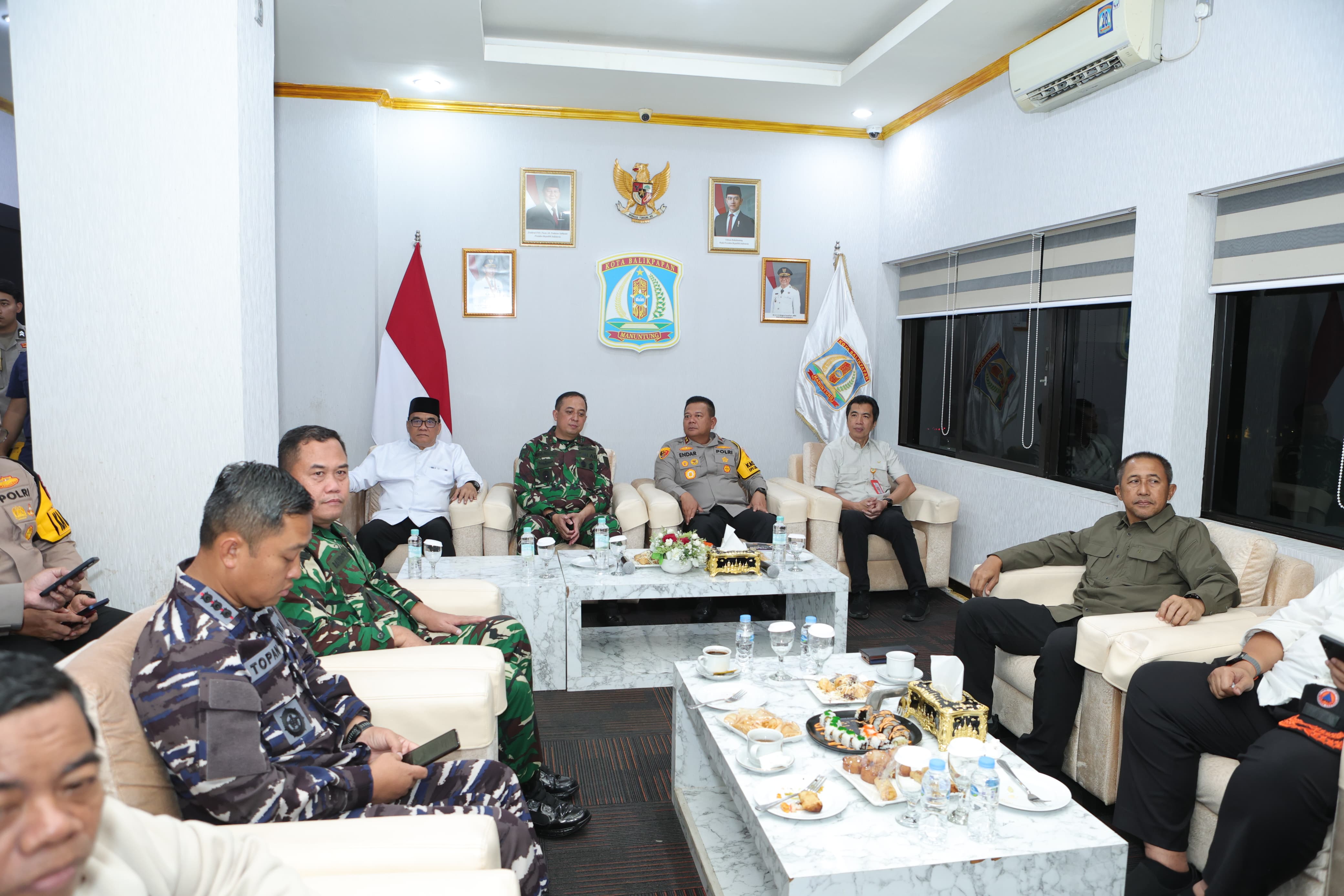 TNI-Polri beserta Forkopimda Pastikan Malam pergantian Tahun berjalan Aman dan Kondusif