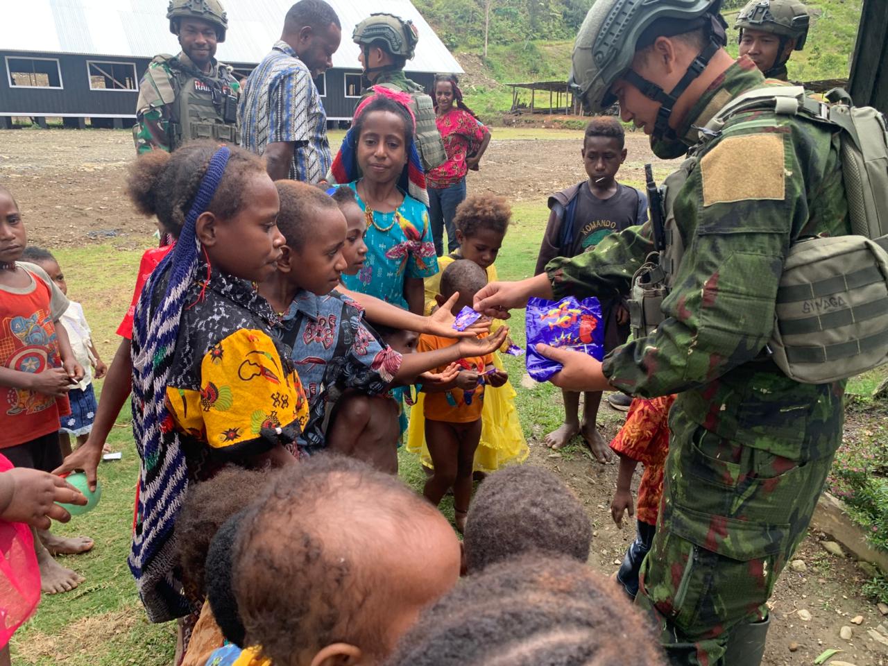 Senyum Anak Yamo, Wujud Kepedulian Satgas Yonif 613/Raja Alam