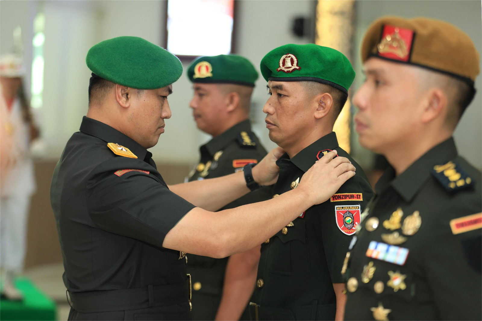 Kasdam VI/Mulawarman Pimpin Serah Terima Jabatan Danyon Zipur 17/AD dan Pelantikan Danyon Armed 22/Kesumawira