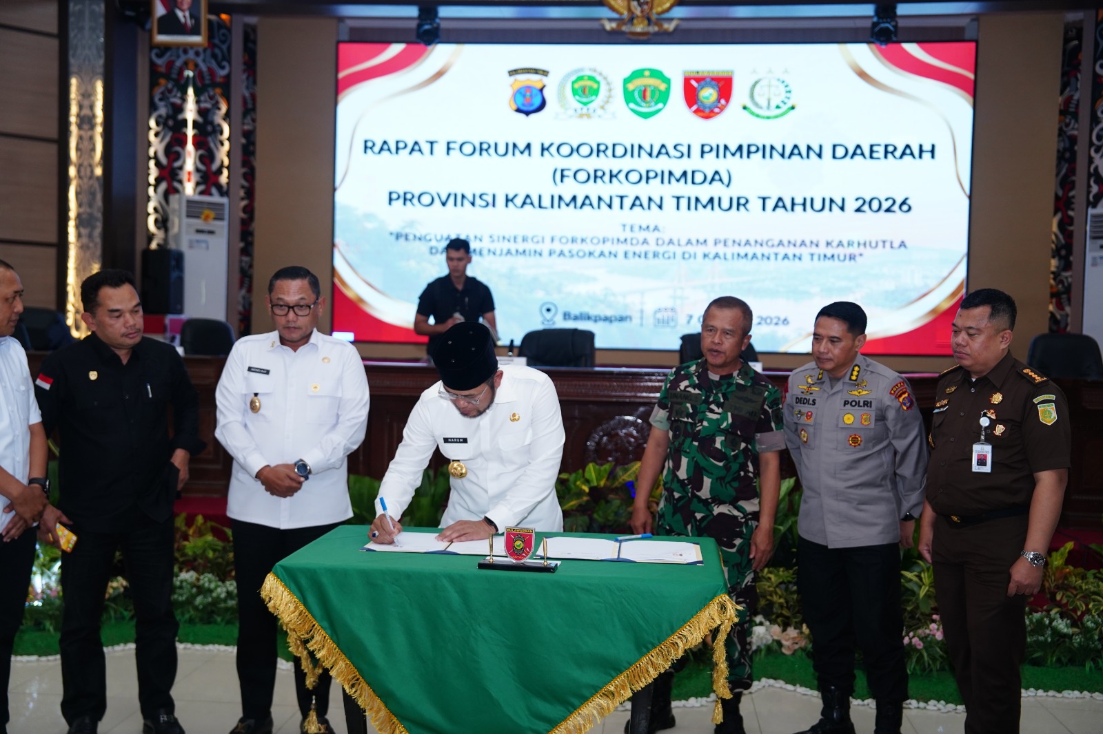 Integrasi Terpadu Hadapi Karhutla dan Ancaman Krisis Energi, Forkopimda Kaltim Gelar Rapat di Makodam VI/Mulawarman