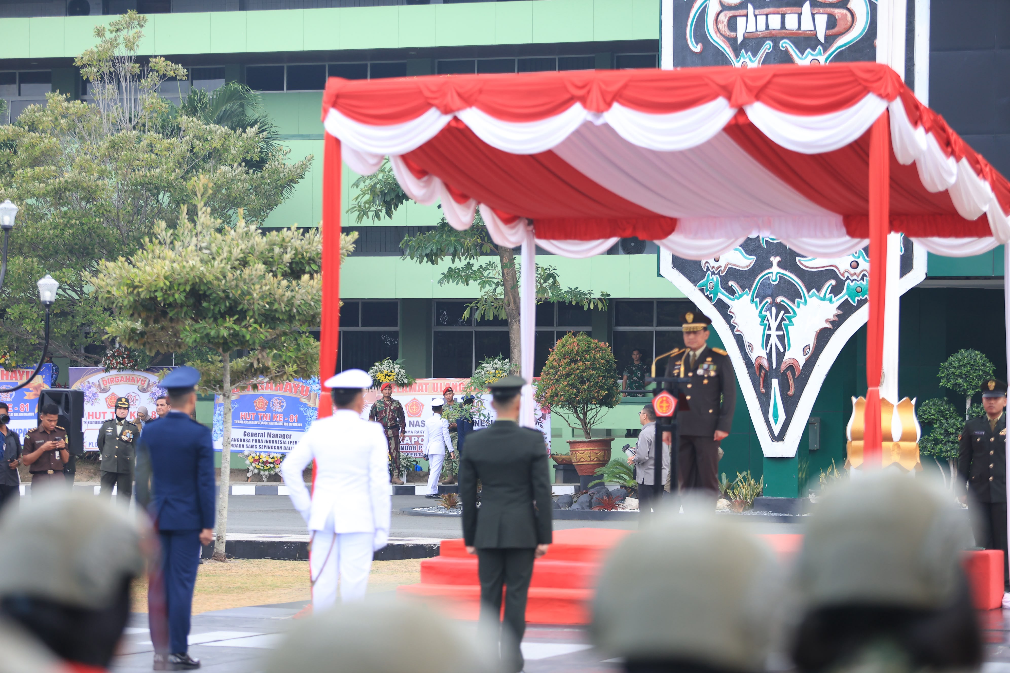 Pimpin Upacara HUT ke-81 TNI, Kasdam VI/Mlw Tegaskan Komitmen TNI PRIMA